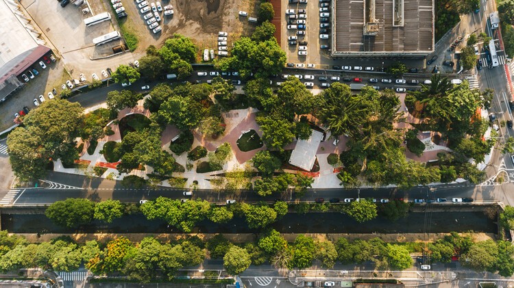 Projetos de Arquitetura Urbana e Espaços Públicos